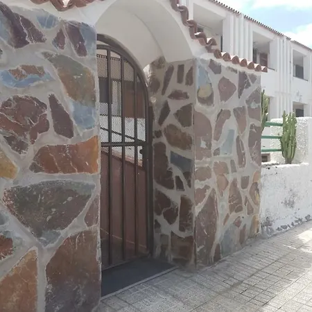 Cristianos, Nirvana 公寓